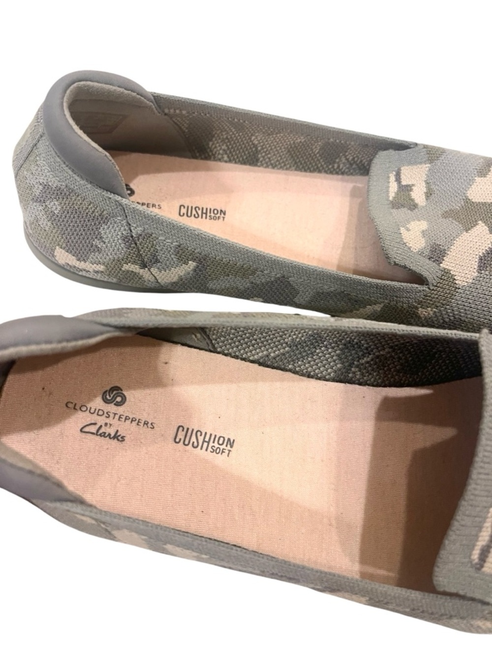 Women's Clarks Cloudsteppers Carly Camo Slip-On Flats Blue Grey - Picture 4 of 4